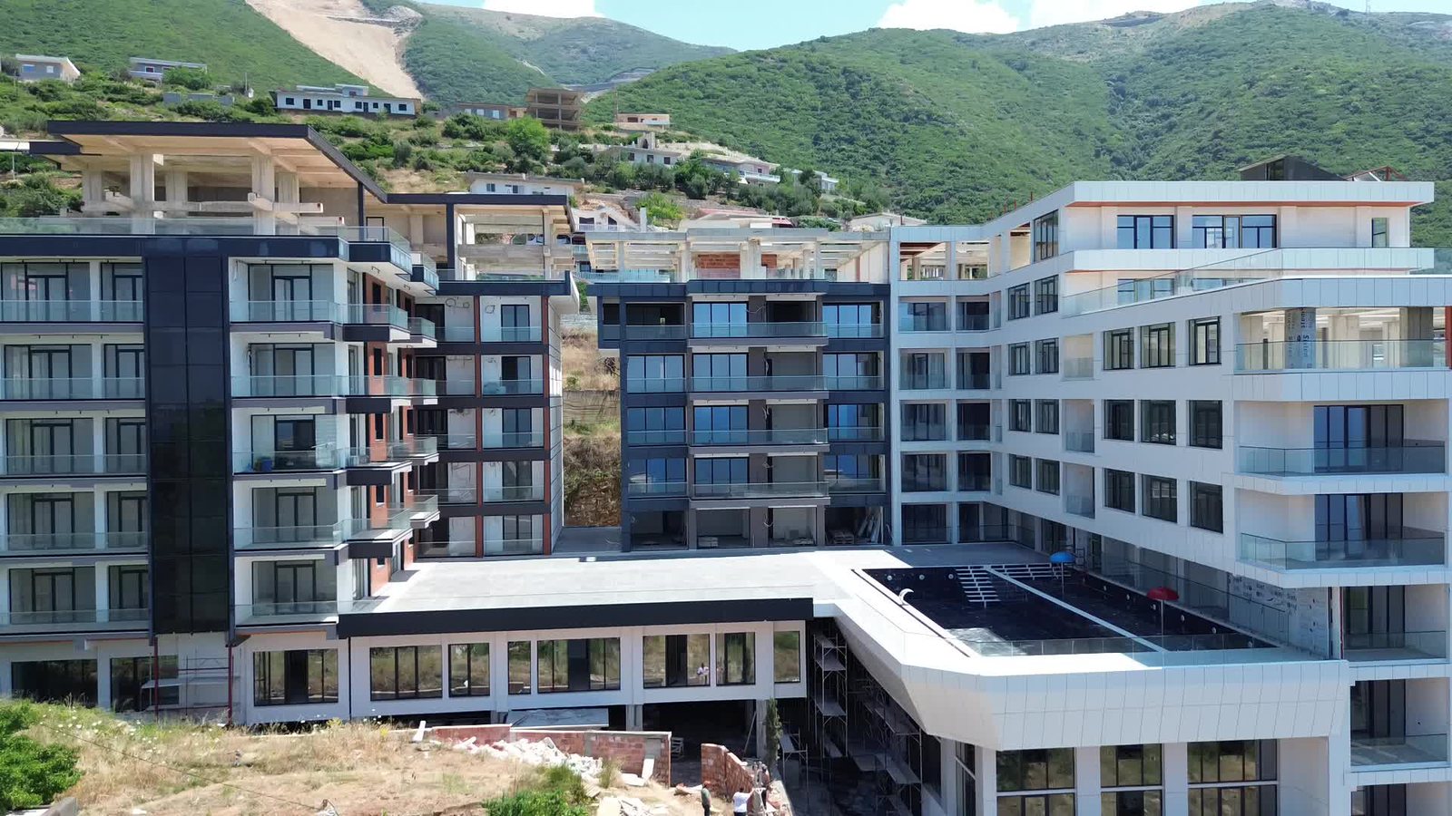 Uji i Ftohtë Residence